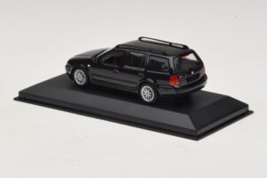 Volkswagen Golf Mk4 Variant Sport Highline BBS Edition Noir Boîte De Remplacement Minichamps 1:43 GOLF008-R1 Métal Moulé — image 3 sur 5