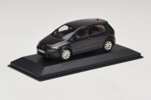 Volkswagen Golf Plus Mk5 Noir Minichamps 1:43 GOLF007 Métal Moulé — image 2 sur 5