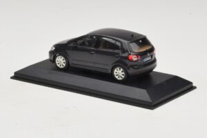 Volkswagen Golf Plus Mk5 Noir Minichamps 1:43 GOLF007 Métal Moulé — image 3 sur 5