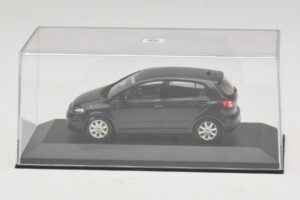 Volkswagen Golf Plus Mk5 Noir Minichamps 1:43 GOLF007 Métal Moulé — image 4 sur 5
