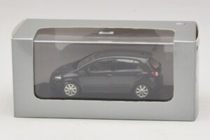 Volkswagen Golf Plus Mk5 Noir Minichamps 1:43 GOLF007 Métal Moulé — image 5 sur 5
