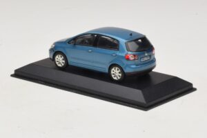 Volkswagen Golf Plus Mk5 Bleu Métallisé Boîte De Remplacement Minichamps 1:43 GOLF02-R1 Métal Moulé — image 3 sur 5