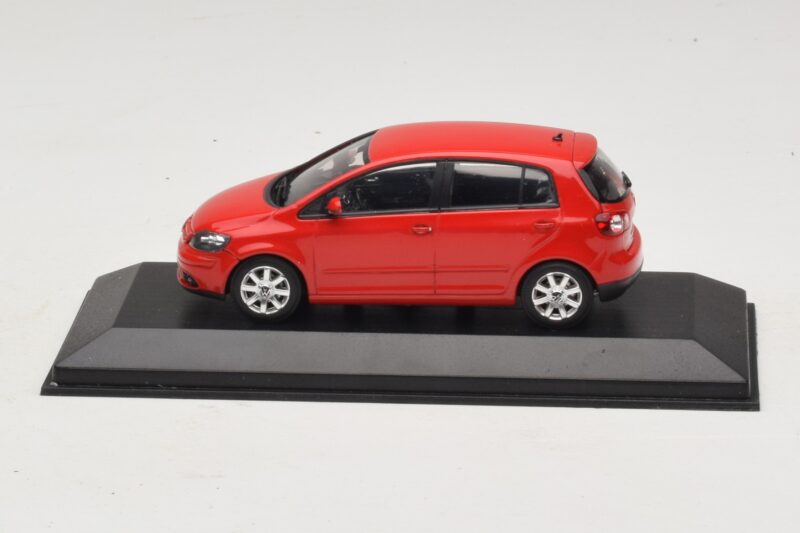 Volkswagen Golf Plus Mk5 Tornado Red Boîte De Remplacement Minichamps 1:43 Volkswagen Golf Plus Mk5 Tornado Red Boîte De Remplacement Minichamps 1:43 821911110-R1 Métal Moulé