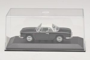 Volkswagen Karmann Ghia Noir avec toit blanc Minichamps 1:43 430050224 Métal Moulé — image 4 sur 5