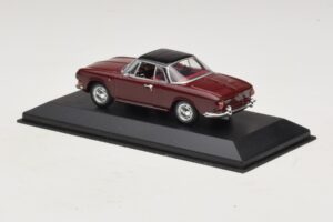 Volkswagen Karmann Ghia Rouge Avec Toit Noir Minichamps 1:43 GHIA002 Métal Moulé — image 3 sur 5