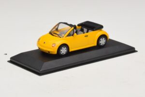 Volkswagen New Beetle Cabriolet Jaune Minichamps 1:43 BEETLE002 Métal Moulé — image 2 sur 5