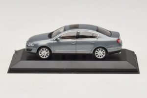 Volkswagen Passat B6 Gris Métallisé Minichamps 1:43 PASSAT006 Métal Moulé
