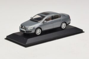 Volkswagen Passat B6 Gris Métallisé Minichamps 1:43 PASSAT006 Métal Moulé — image 2 sur 5