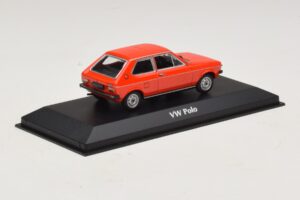 Volkswagen Polo Mk1 Rouge Maxichamps 1:43 940050500 Métal Moulé — image 2 sur 5