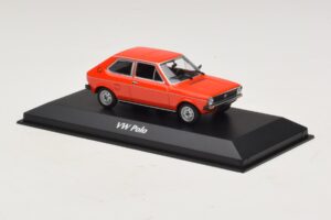 Volkswagen Polo Mk1 Rouge Maxichamps 1:43 940050500 Métal Moulé — image 3 sur 5