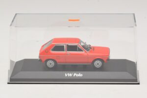 Volkswagen Polo Mk1 Rouge Maxichamps 1:43 940050500 Métal Moulé — image 4 sur 5