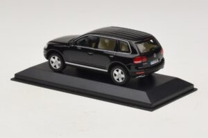 Volkswagen Touareg 7L Noir Minichamps 1:43 TOUAREG002 Métal Moulé — image 3 sur 5