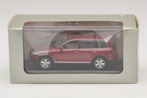 Volkswagen Touareg 7L Rouge Minichamps 1:43 TOUAREG003 Métal Moulé — image 5 sur 5
