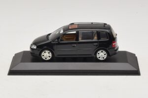 Volkswagen Touran 1T Noir Minichamps 1:43 TOURAN005 Métal Moulé
