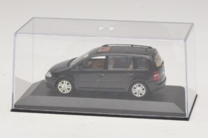 Volkswagen Touran 1T Noir Minichamps 1:43 TOURAN005 Métal Moulé — image 4 sur 5