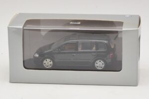 Volkswagen Touran 1T Noir Minichamps 1:43 TOURAN005 Métal Moulé — image 5 sur 5