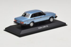 Volvo 240 GL Blue Metallic Maxichamps 1:43 940171400 Métal Moulé — image 2 sur 5
