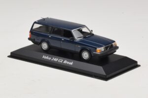 Volvo 240 GL Break Bleu Foncé Maxichamps 1:43 940171412 Métal Moulé — image 3 sur 5