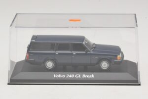 Volvo 240 GL Break Bleu Foncé Maxichamps 1:43 940171412 Métal Moulé — image 4 sur 5