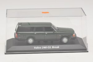 Volvo 240 GL Break Vert Foncé Maxichamps 1:43 940171411 Métal Moulé — image 4 sur 5