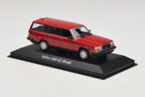 Volvo 240 GL Break Rouge Maxichamps 1:43 940171410 Métal Moulé — image 3 sur 5