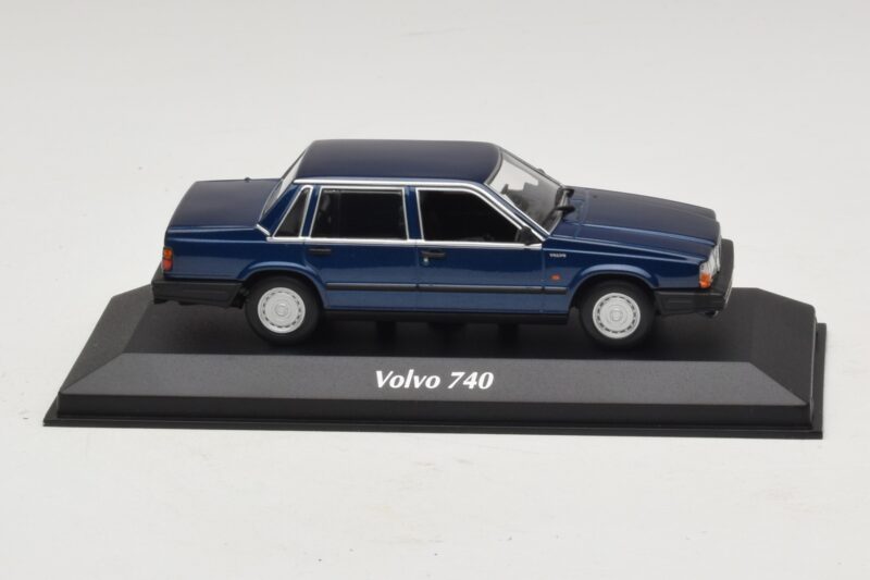 Volvo 740 Dark Blue Metallic Maxichamps 1:43 940171701 Métal Moulé