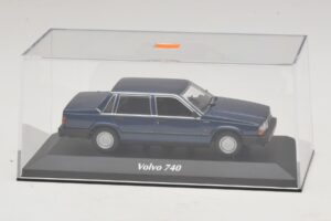 Volvo 740 Dark Blue Metallic Maxichamps 1:43 940171701 Métal Moulé — image 4 sur 5
