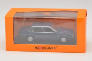 Volvo 740 Dark Blue Metallic Maxichamps 1:43 940171701 Métal Moulé — image 5 sur 5