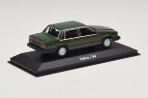 Volvo 740 Vert Foncé Maxichamps 1:43 940171700 Métal Moulé — image 2 sur 5